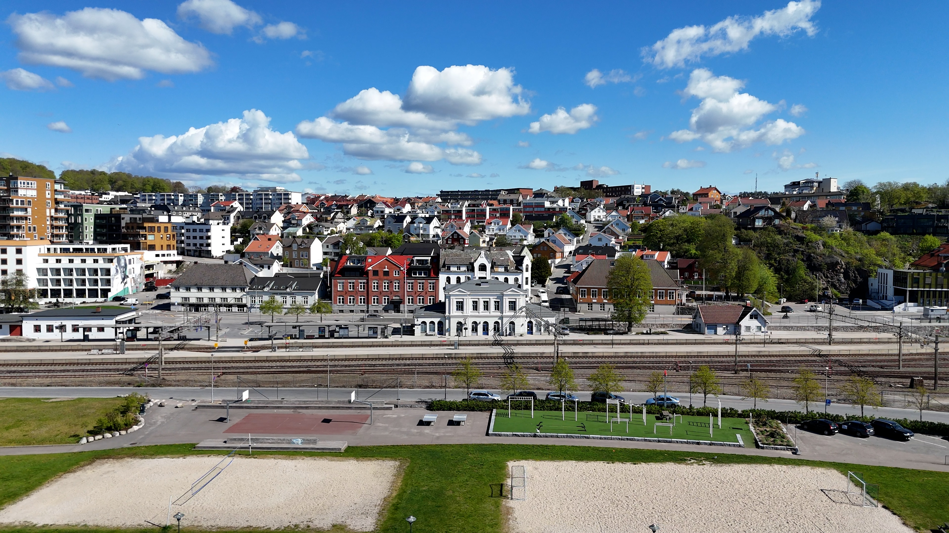 Indre Havn, Togstasjon Og Larvik Sentrum